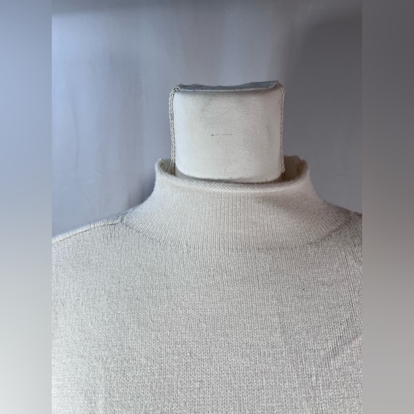 RAFAELLA Soft Viscose Mock Turtleneck Color Block Black White Sweater Women’s - Picture 3 of 12